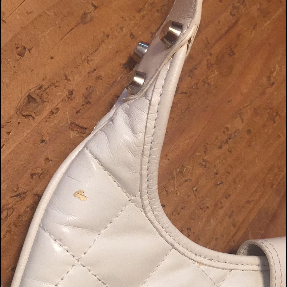RARE! White BURBERRY quilted leather LUXE shoulder bag with lock & key & dustbag - Picture 5 of 10